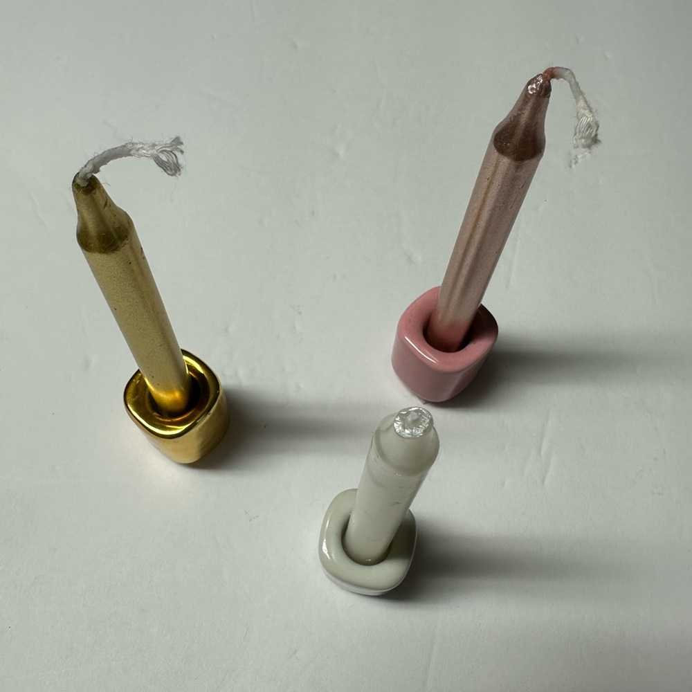 Set of Three candles with ceramic holders - Picture 2 of 3